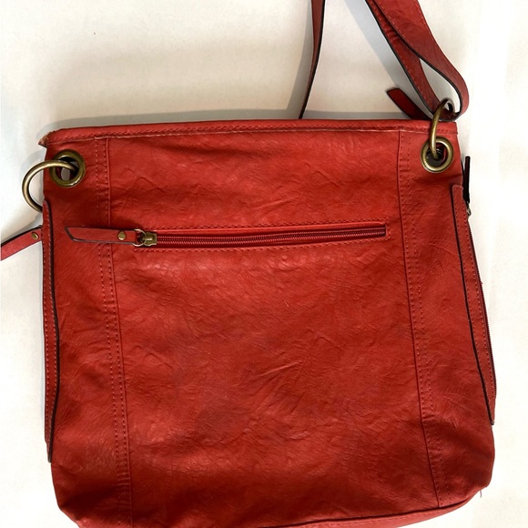Bueno Dark Red Leather Look Rectangular Handbag - Picture 4 of 7